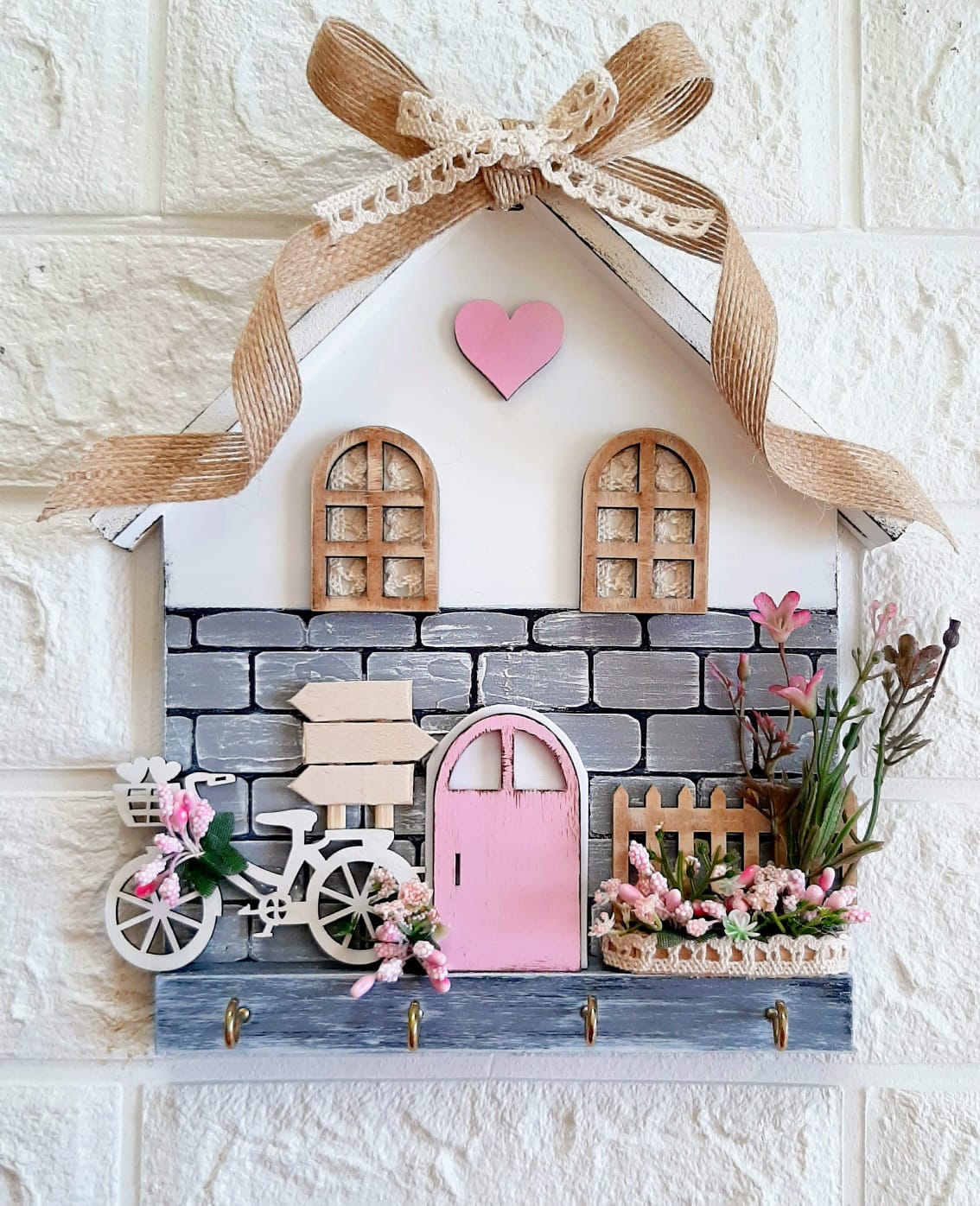 Dekoratif Ürün Dantel Perdeli Pembe Anahtarlık Askısı Pano 23 X 25