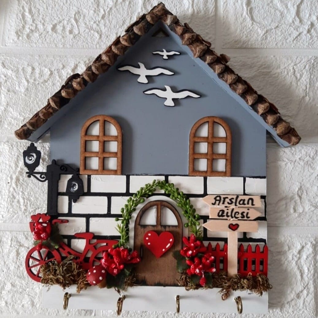 Anahtar Askısı Kozalak Çatılı Yaz Temalı 23 X 25 Cm